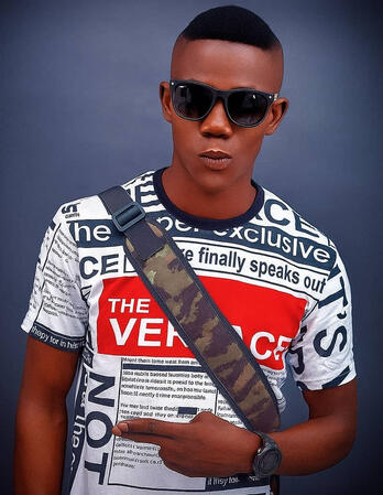 Viral picture of cellofficial studio shoots Viral picture of cellofficial studio shoots